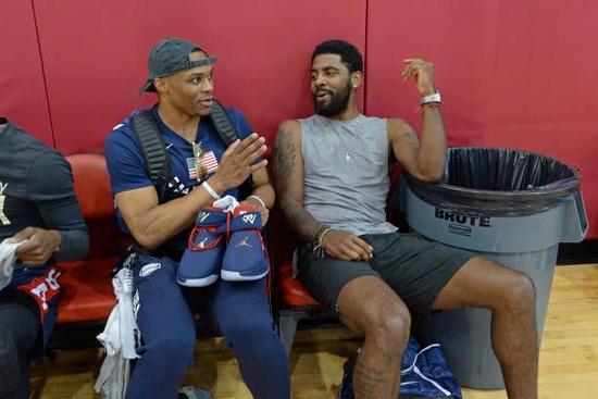 迈克·布朗：有信心提升防守，相信我们可以成为防守出色的球队（迈克·布朗：有信心强化防守，相信球队能成为防守强队）