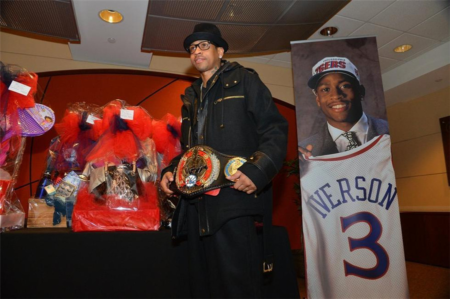 世体：梅西在进入诺坎普前没联系巴萨的任何人请求许可（世体：梅西在入诺坎普前未向巴萨任何人请示）