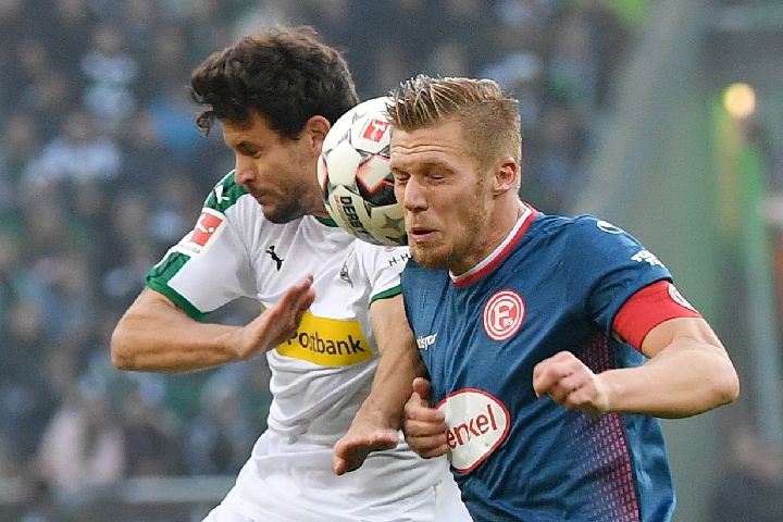 狼队14轮仅积2分排名英超垫底，上赛季曾双杀曼联