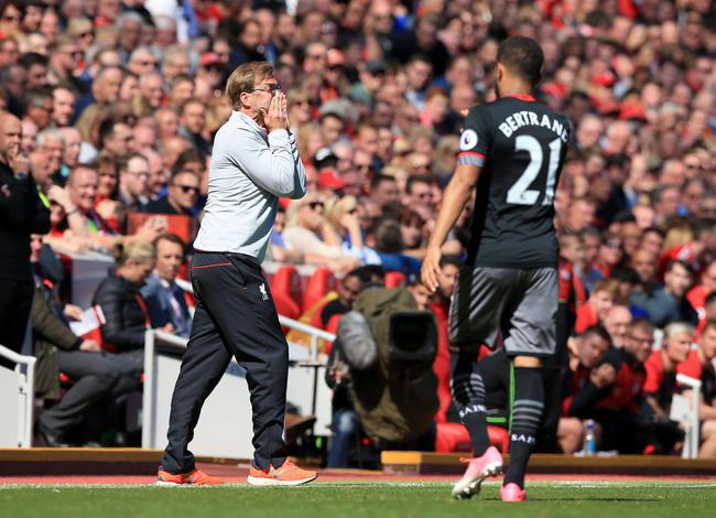 荷甲半场：克拉森世界波建功，阿贾克斯1-0费耶诺德（荷甲半场：克拉森世界波破门，阿贾克斯暂以1-0领先费耶诺德）