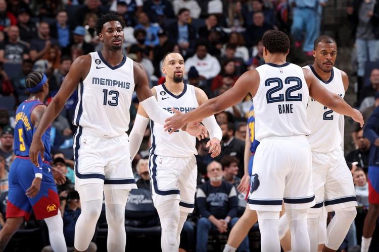 曼城4-0利物浦瓜帅再次统治德比（曼城4-0完胜利物浦 瓜迪奥拉再显德比统治力）